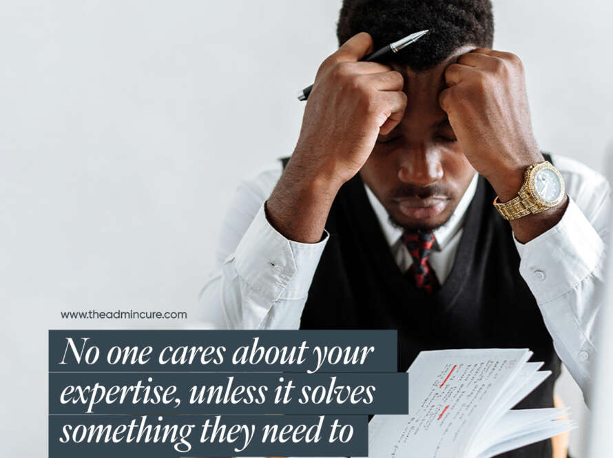 A virtual assistant thinking what your audience wants